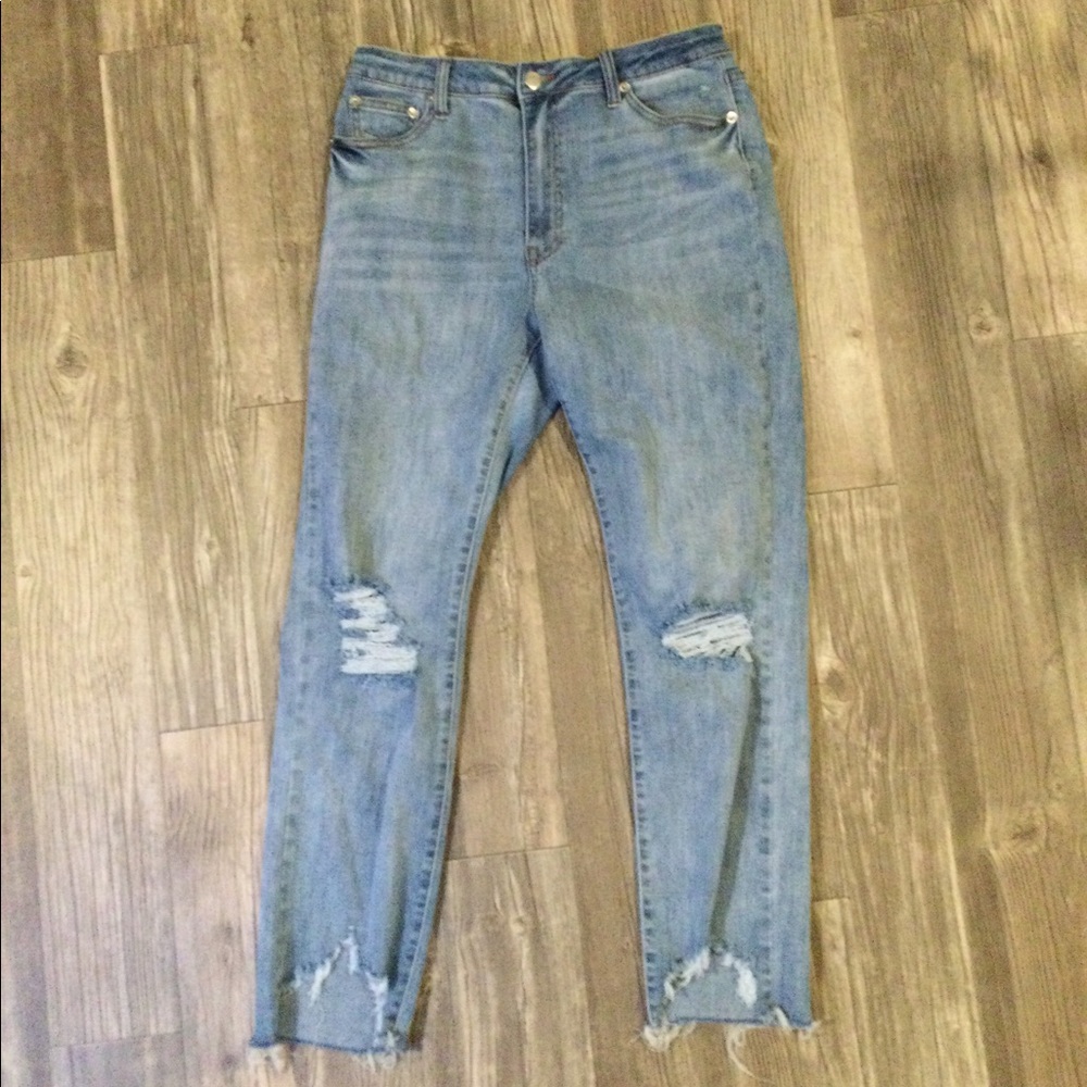 Distressed, Ripped hem, STRETCHY